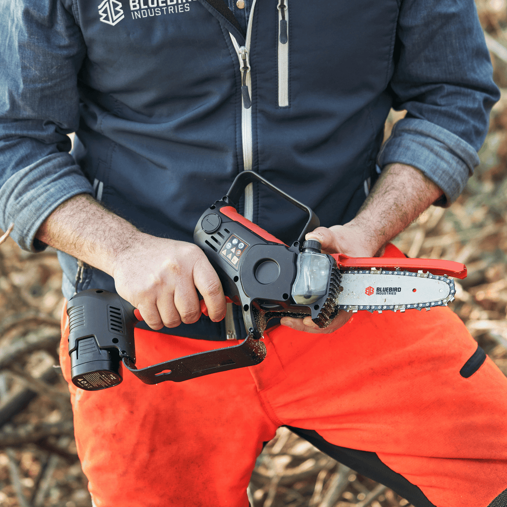 Bluebird CS 22-06 Chain Pruner 5" 16V