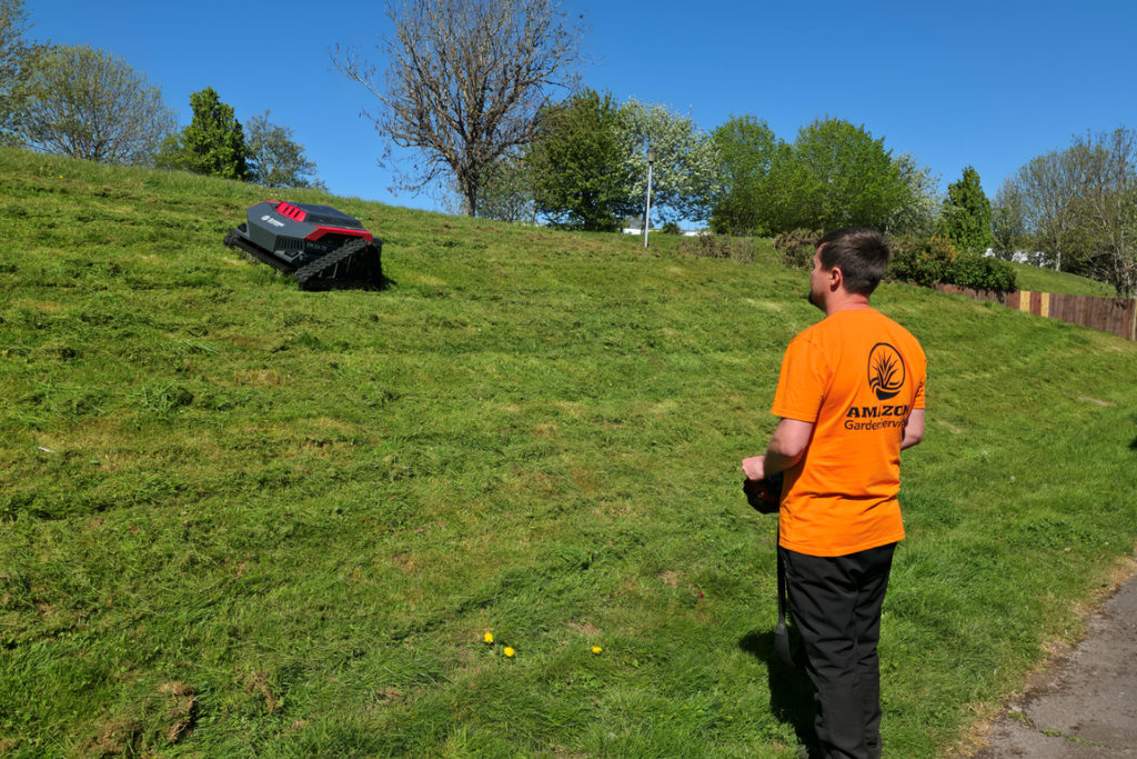Bluebird FM 24-70 Remote Control Mower