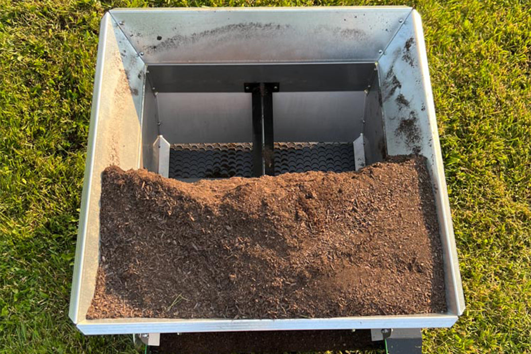 Earth & Turf Top Dress Spreader attachment – Tracmaster Ltd